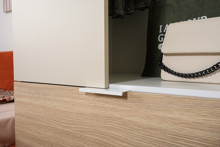 Марвэл Шкаф 16.317.02 Белый PE шагрень / Плэйн / Безмолвная Пустыня