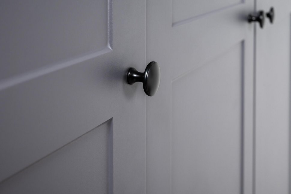 Остин Шкаф-пенал 13.225 Серый графит/Дуб Вотан